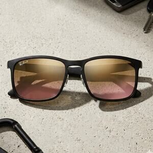 New Ray-Ban RB4264 Chromance Polarized Sunglasses Matte Black Authentic